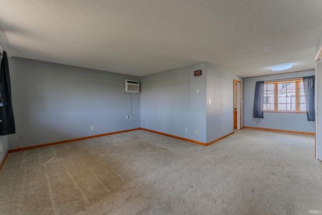 8885 E 400 N, Van Buren, IN 46991