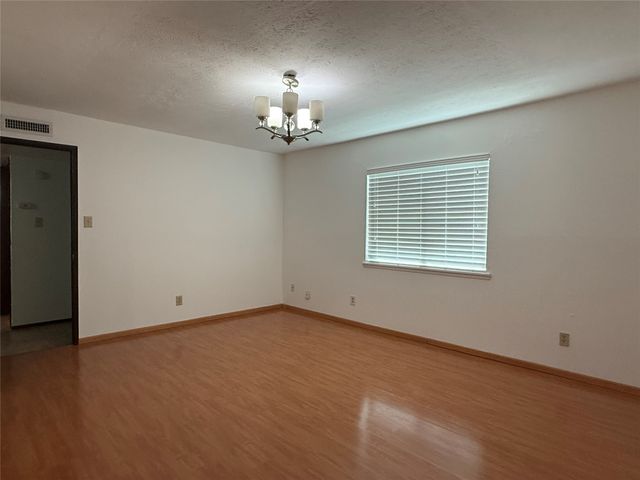 2114 Burrows Trail, Grand Prairie, TX 75052