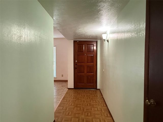 2114 Burrows Trail, Grand Prairie, TX 75052
