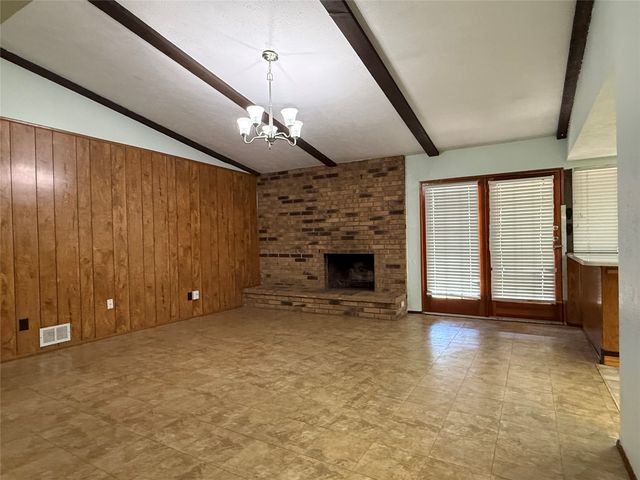 2114 Burrows Trail, Grand Prairie, TX 75052