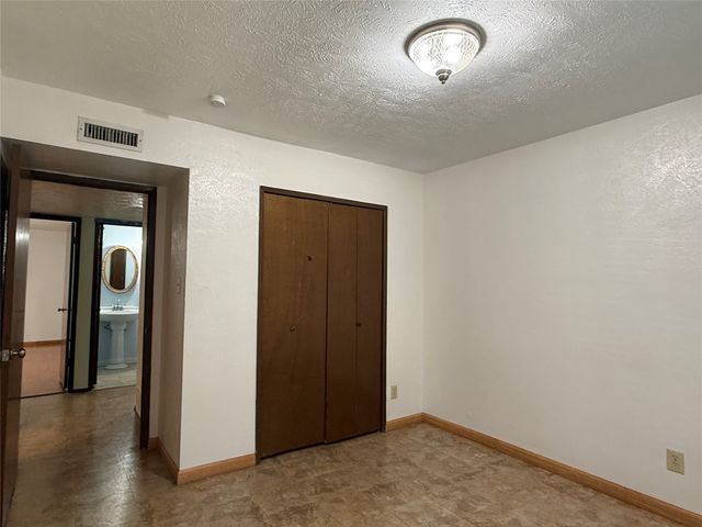 2114 Burrows Trail, Grand Prairie, TX 75052