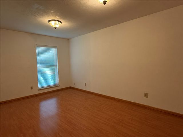 2114 Burrows Trail, Grand Prairie, TX 75052