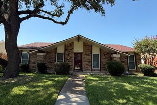 2114 Burrows Trail, Grand Prairie, TX 75052