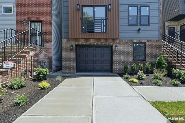 432 10th Street, Newark, NJ 07103