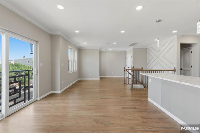 432 10th Street, Newark, NJ 07103
