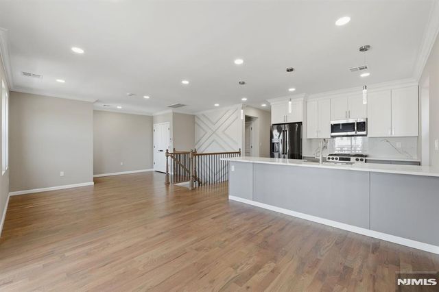432 10th Street, Newark, NJ 07103