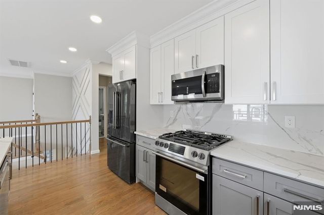 432 10th Street, Newark, NJ 07103