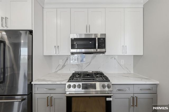 432 10th Street, Newark, NJ 07103