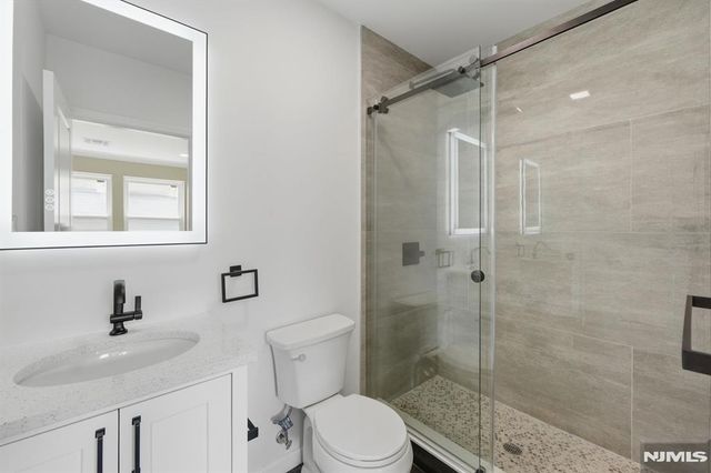 432 10th Street, Newark, NJ 07103