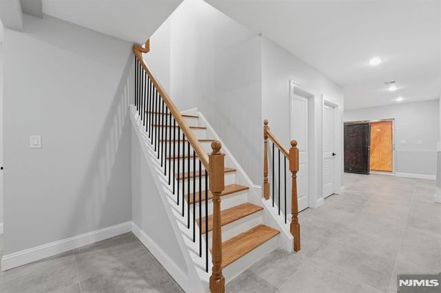 432 10th Street, Newark, NJ 07103