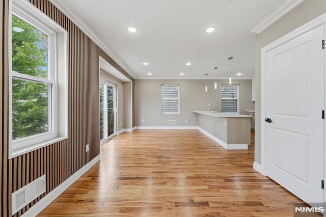 432 10th Street, Newark, NJ 07103