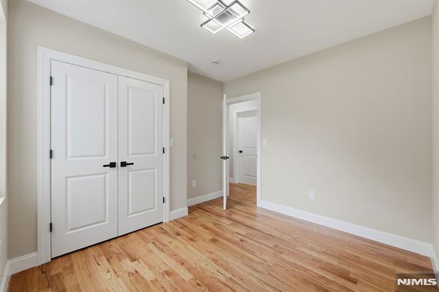 432 10th Street, Newark, NJ 07103
