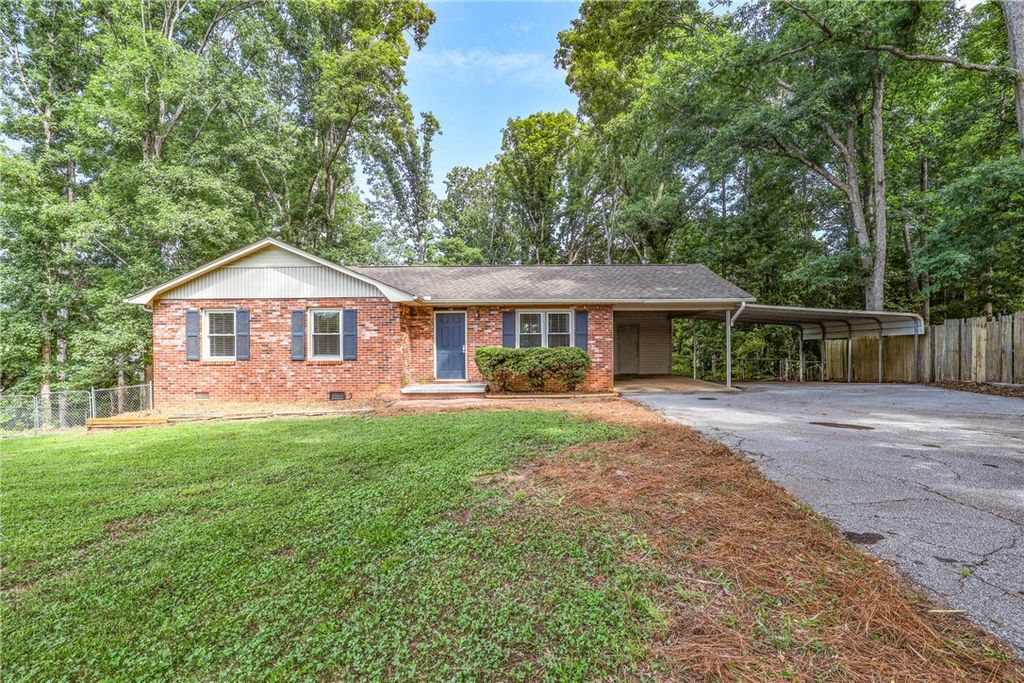 108 Rollingwood Street, Central, SC 29630