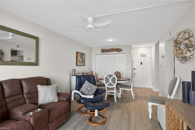 3288 Page Ave Apt 1214, Virginia Beach, VA 23451