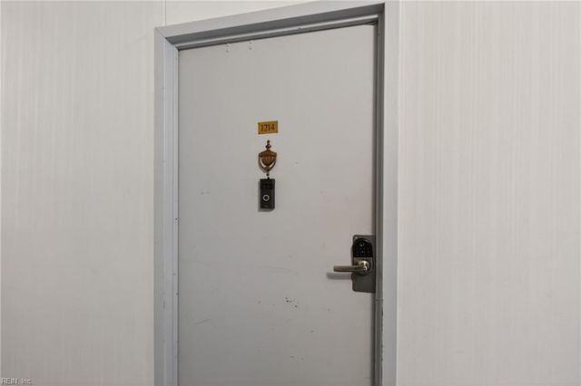 3288 Page Ave Apt 1214, Virginia Beach, VA 23451