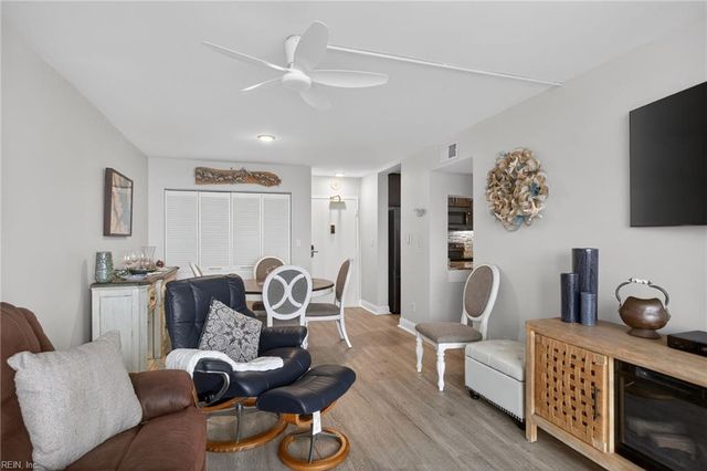 3288 Page Ave Apt 1214, Virginia Beach, VA 23451