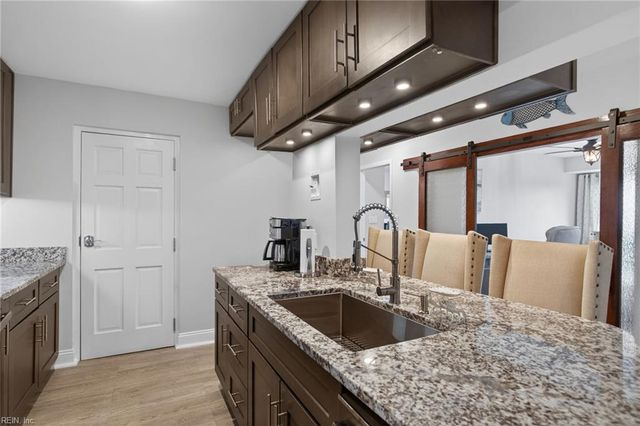 3288 Page Ave Apt 1214, Virginia Beach, VA 23451