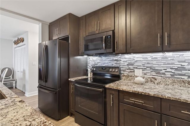 3288 Page Ave Apt 1214, Virginia Beach, VA 23451