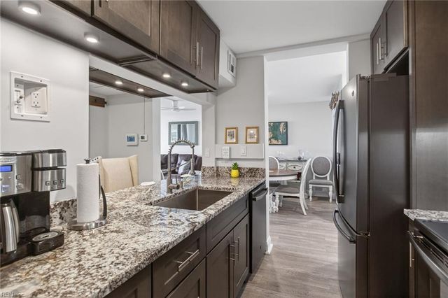 3288 Page Ave Apt 1214, Virginia Beach, VA 23451