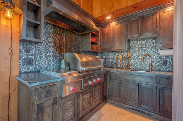 816 Black Bear Road, Jamaica, VT 05343