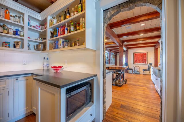 816 Black Bear Road, Jamaica, VT 05343