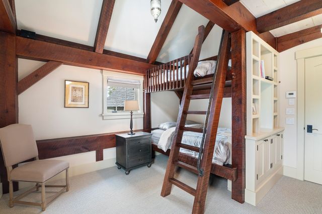 816 Black Bear Road, Jamaica, VT 05343