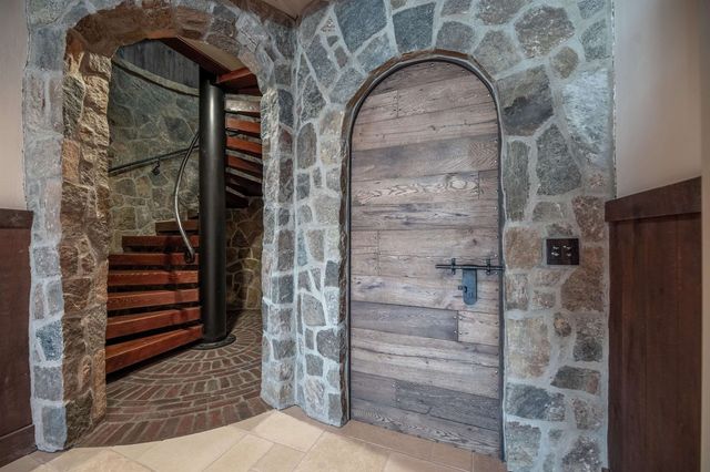 816 Black Bear Road, Jamaica, VT 05343
