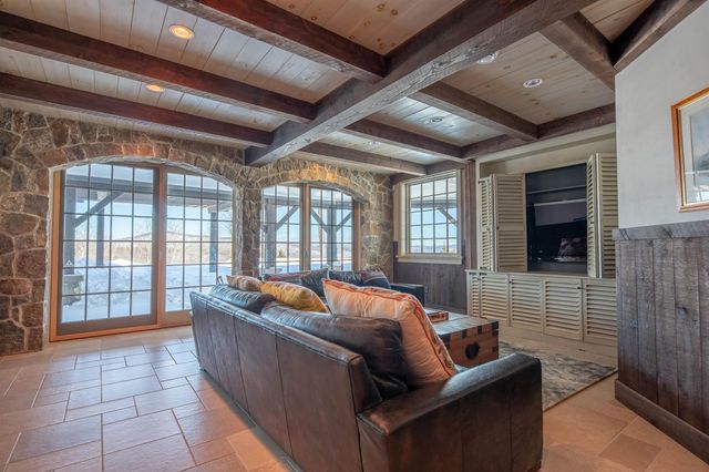 816 Black Bear Road, Jamaica, VT 05343