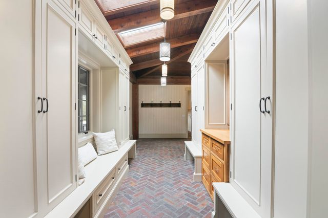 816 Black Bear Road, Jamaica, VT 05343