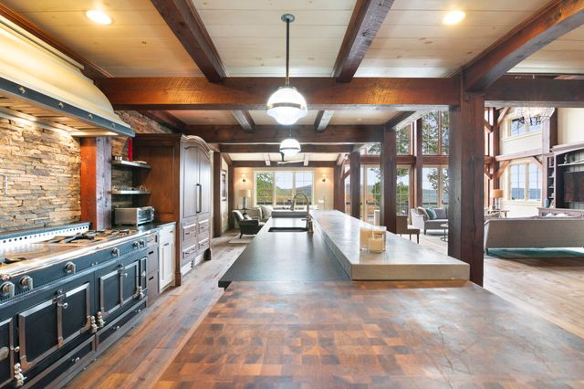 816 Black Bear Road, Jamaica, VT 05343