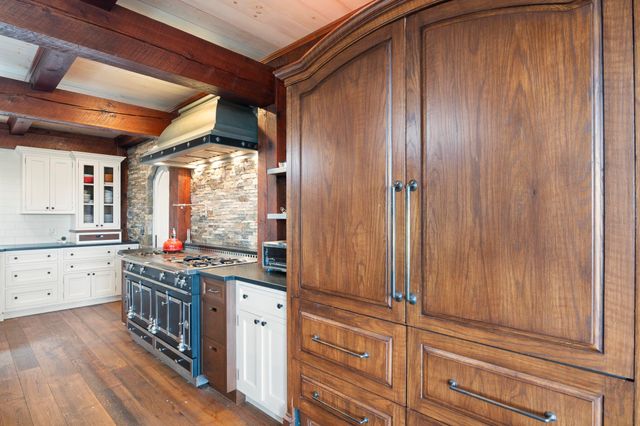 816 Black Bear Road, Jamaica, VT 05343