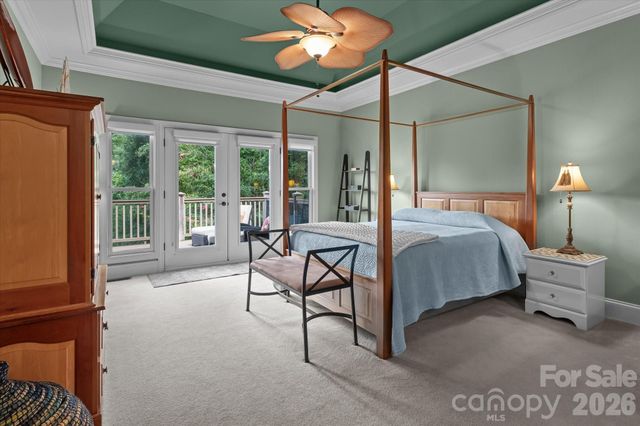 121 Creek Cove Lane, Statesville, NC 28677