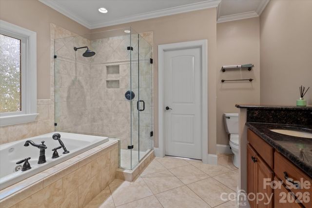 121 Creek Cove Lane, Statesville, NC 28677