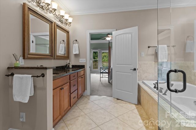 121 Creek Cove Lane, Statesville, NC 28677