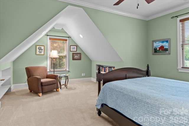 121 Creek Cove Lane, Statesville, NC 28677