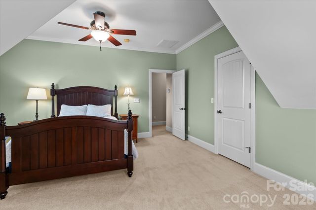 121 Creek Cove Lane, Statesville, NC 28677