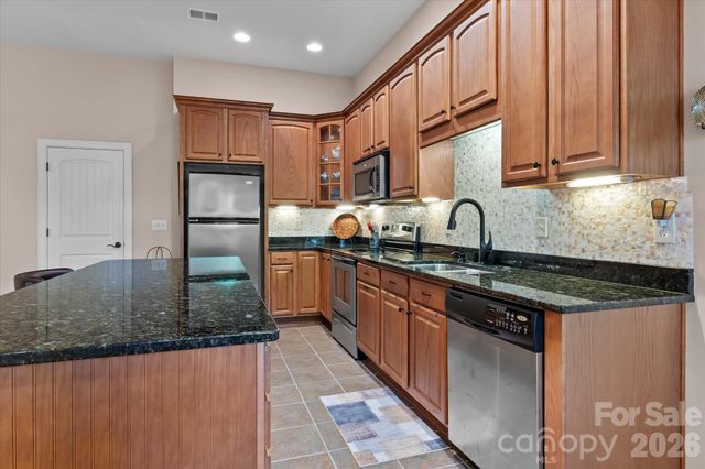 121 Creek Cove Lane, Statesville, NC 28677