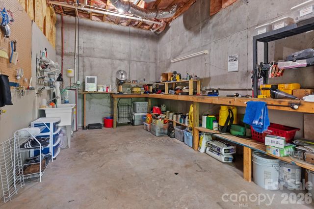 121 Creek Cove Lane, Statesville, NC 28677