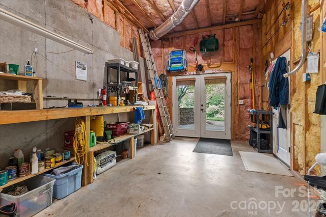 121 Creek Cove Lane, Statesville, NC 28677