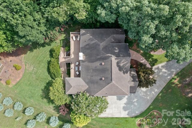 121 Creek Cove Lane, Statesville, NC 28677