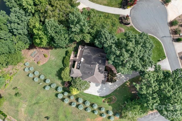 121 Creek Cove Lane, Statesville, NC 28677