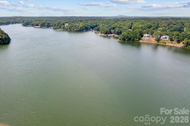 121 Creek Cove Lane, Statesville, NC 28677