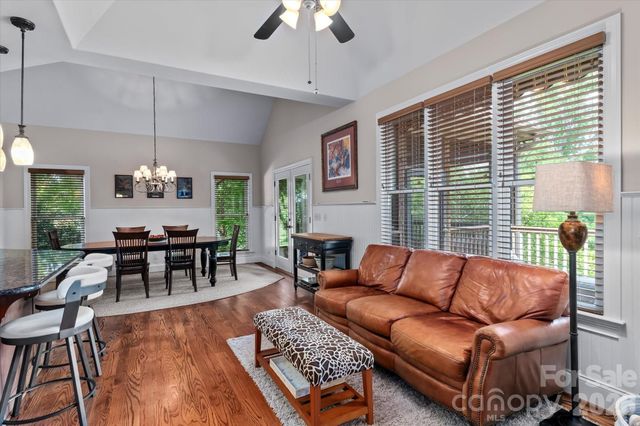 121 Creek Cove Lane, Statesville, NC 28677