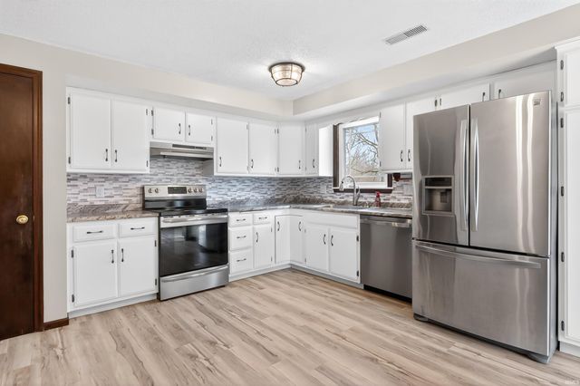 5706 Popp Road, Fort Wayne, IN 46845