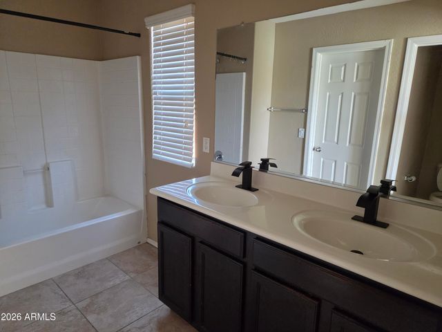 4734 W FREMONT Road, Laveen, AZ 85339