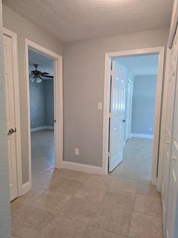 580 Wendell Road, Fort Pierce, FL 34950