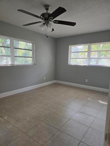 580 Wendell Road, Fort Pierce, FL 34950