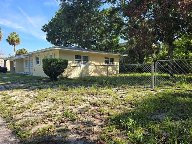 580 Wendell Road, Fort Pierce, FL 34950
