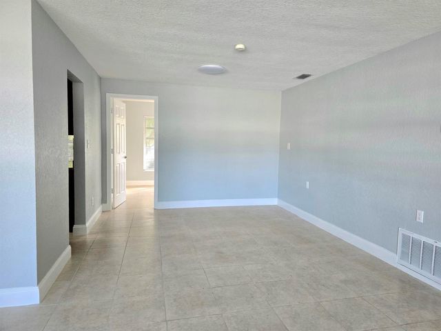 580 Wendell Road, Fort Pierce, FL 34950