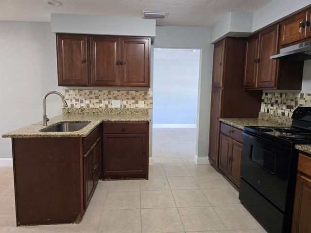 580 Wendell Road, Fort Pierce, FL 34950